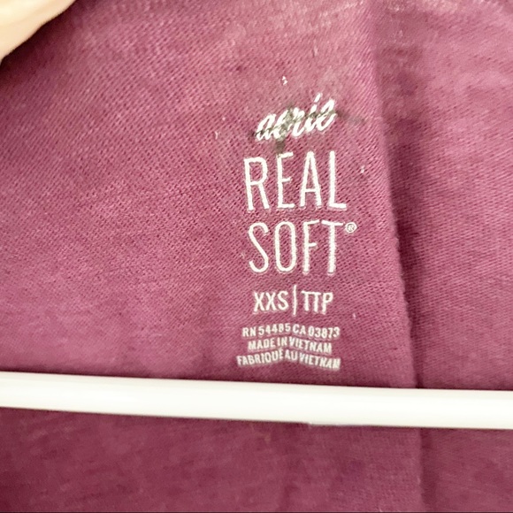 (NWOT) | Aerie | Oversized V Neck Boyfriend Tee - Picture 2 of 4